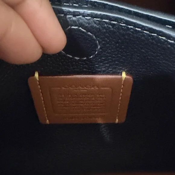 Coach Lana Shoulder Bag 23 - Picture 2 of 7